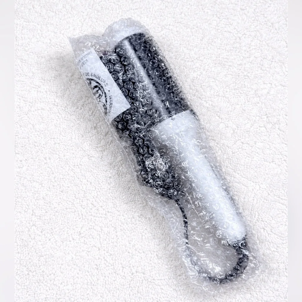 Wavytalk Blowout Boost Thermal Brush 1.5 inch Heated‎ Round Brush NWT